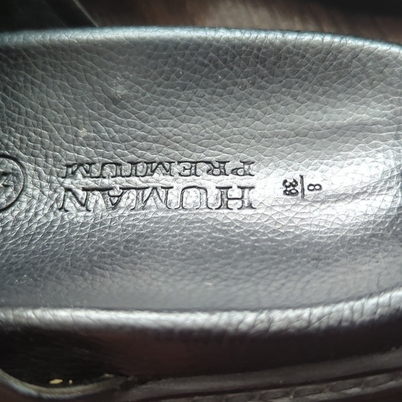 Crisscross Leather Sandals - Picture 8 of 10